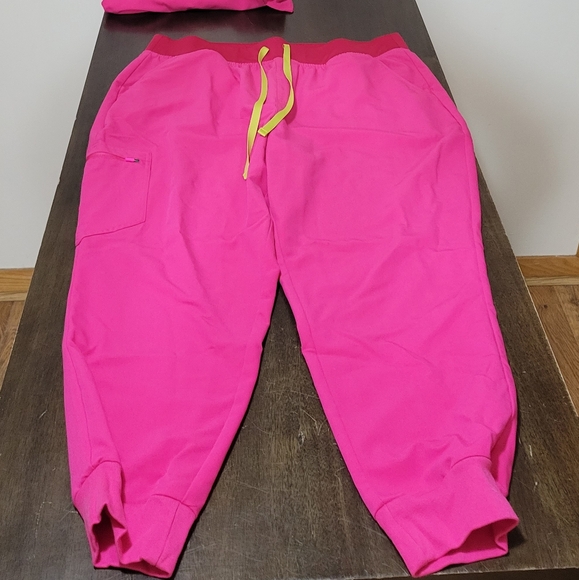 Figs HW Zamora Scrub Jogger Shocking Pink XXLP - Picture 2 of 5